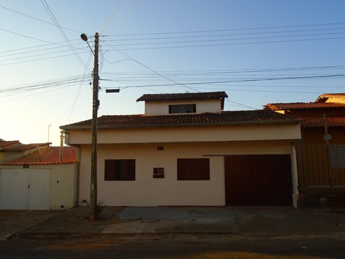 Casa Santa Efigênia - Próximo ao Supermercado Reis