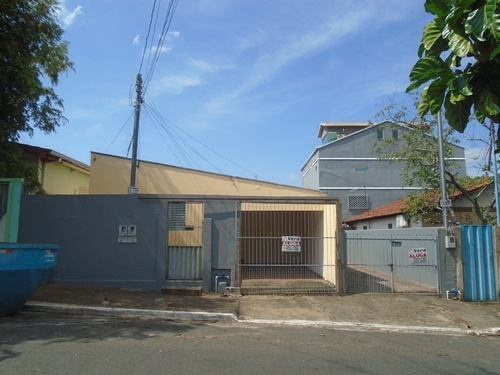 BARRACÃO - A POUCOS PASSOS DO CENTRO DA CIDADE-R$680,00